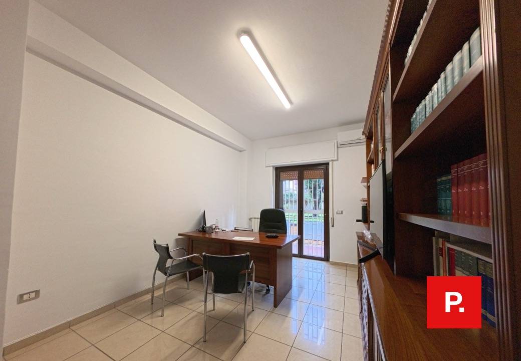 Studio/Ufficio in vendita a Caserta, Centro