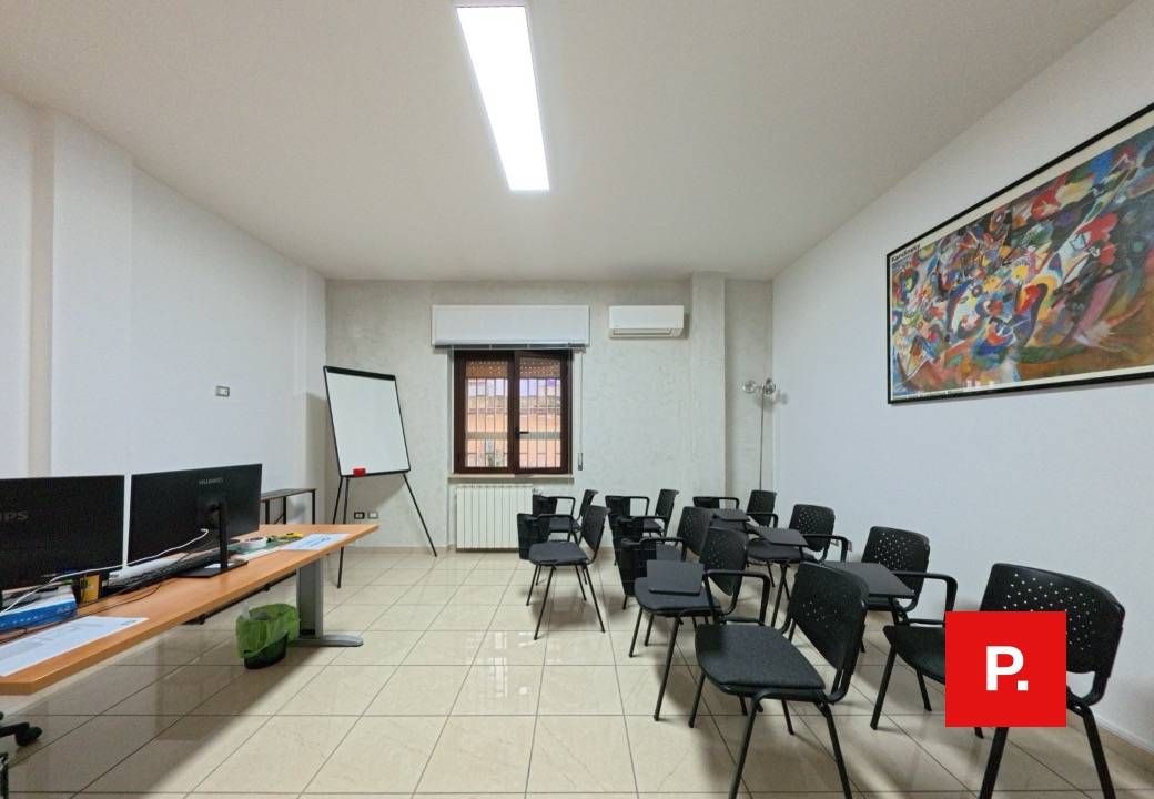 Studio/Ufficio in vendita a Caserta, Centro
