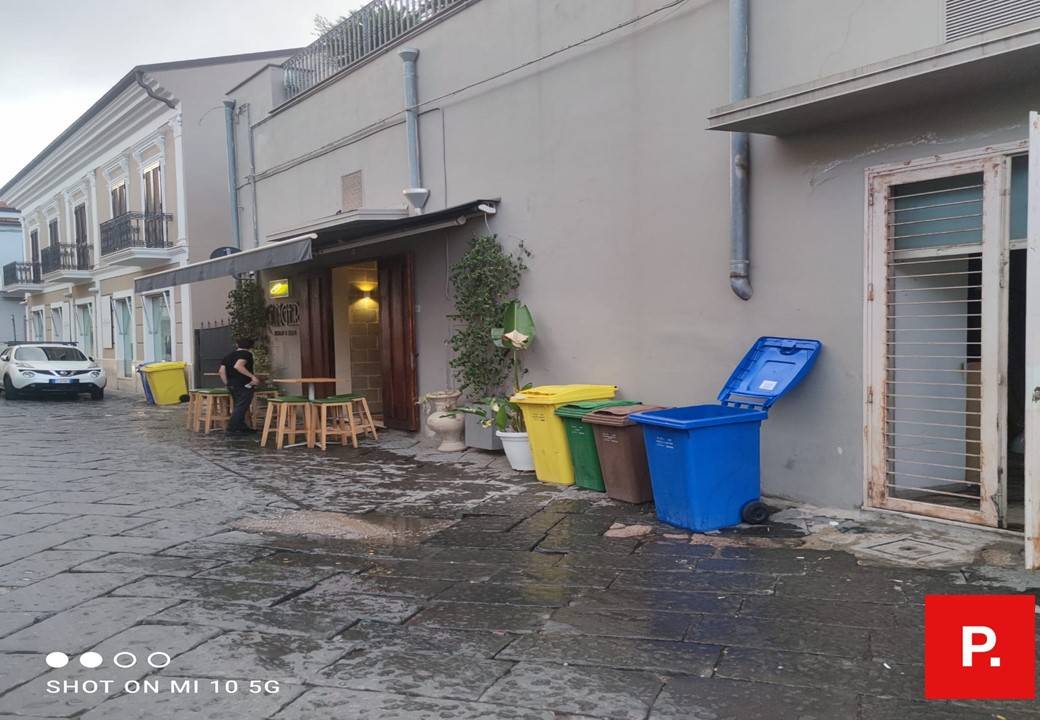 Locale commerciale in affitto a Marcianise