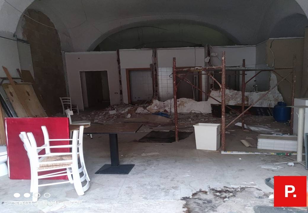 Locale commerciale in affitto a Marcianise