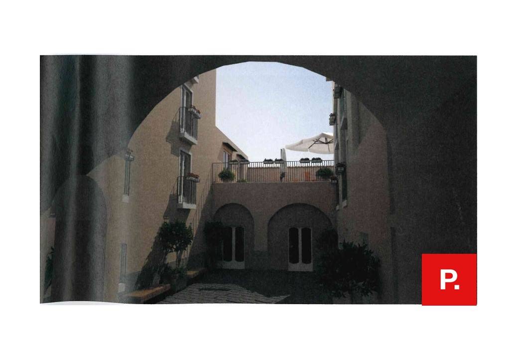 Locale commerciale in affitto a Caserta, Centro