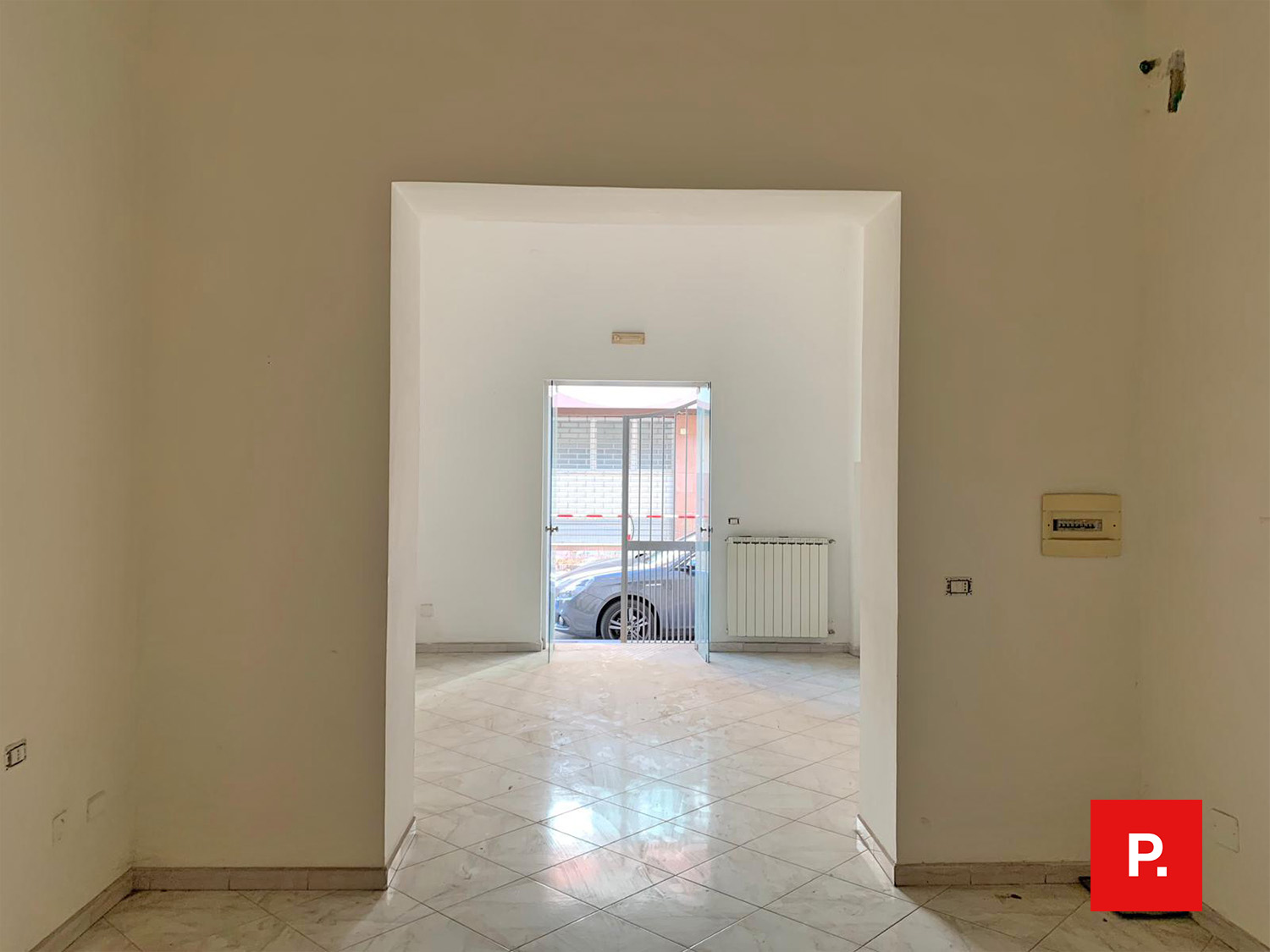 Locale commerciale in affitto a Caserta, Centro