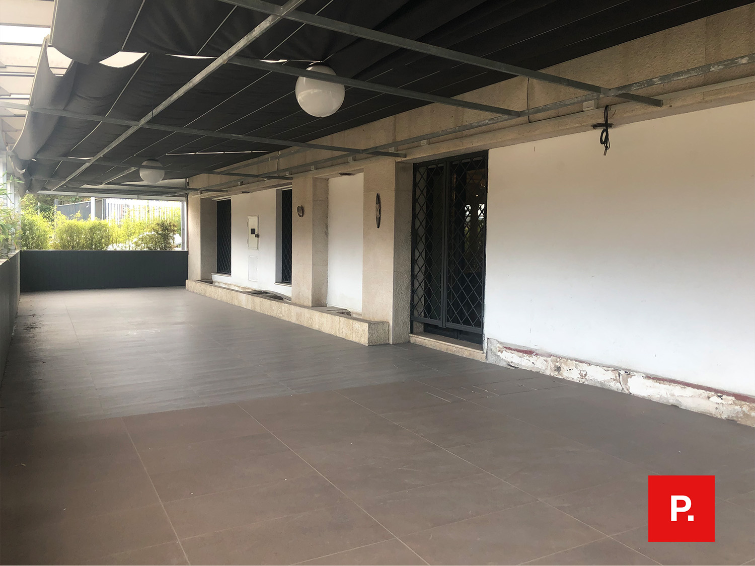 Locale commerciale in affitto a Recale