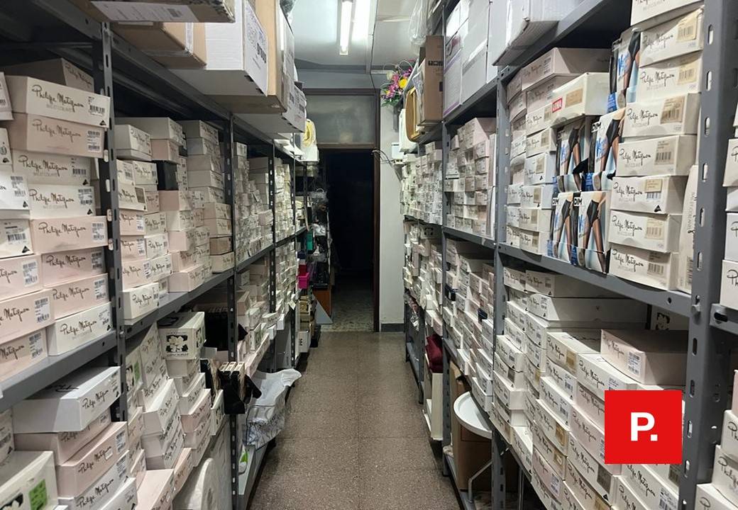 Locale commerciale in affitto a Caserta, Centro