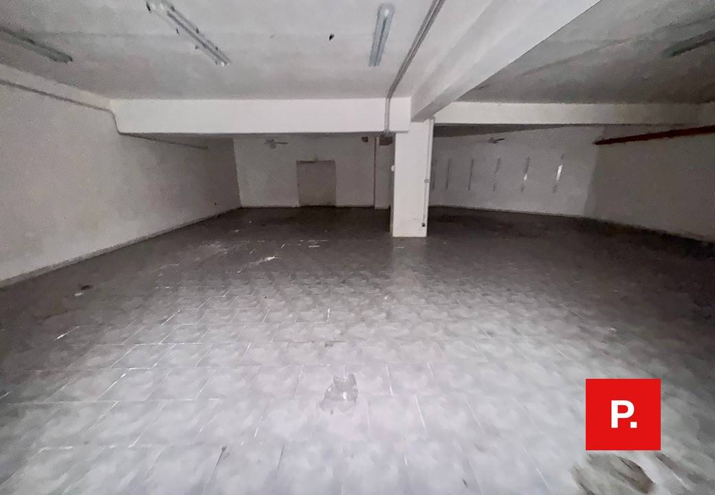 Locale commerciale in vendita a Caserta, Acquaviva