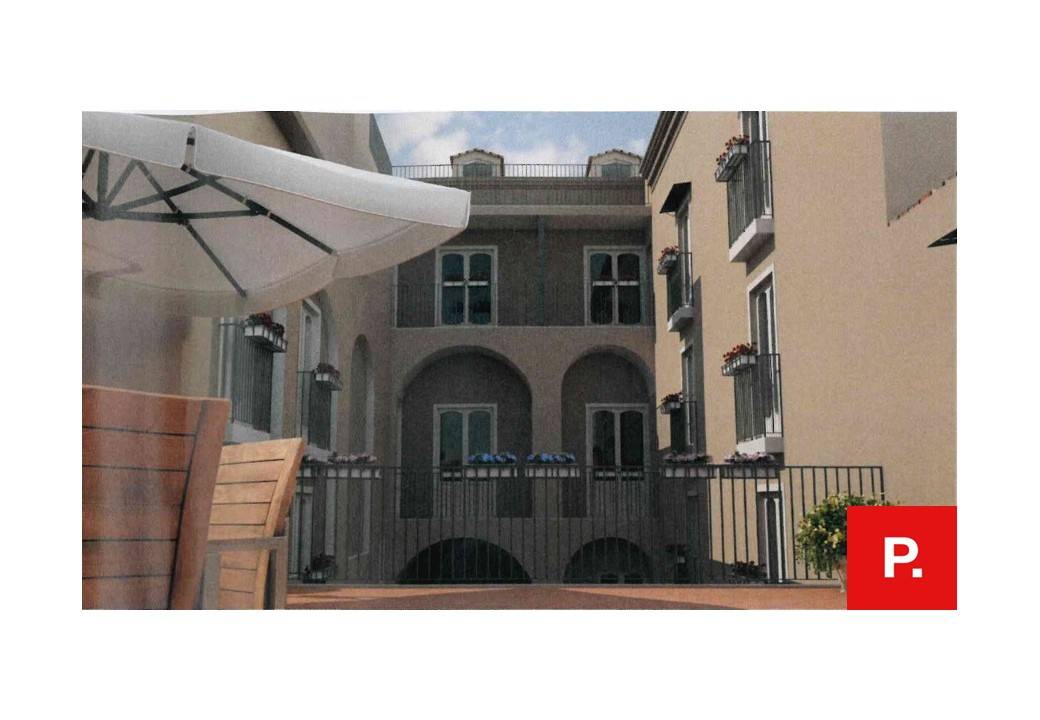 Locale commerciale in affitto a Caserta, Centro