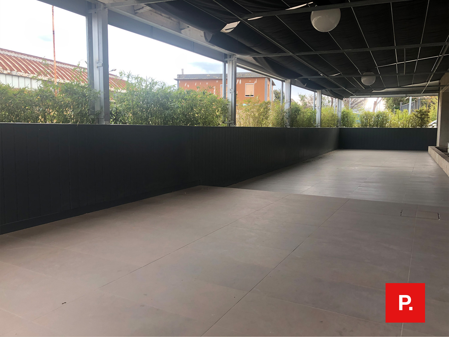 Locale commerciale in affitto a Recale