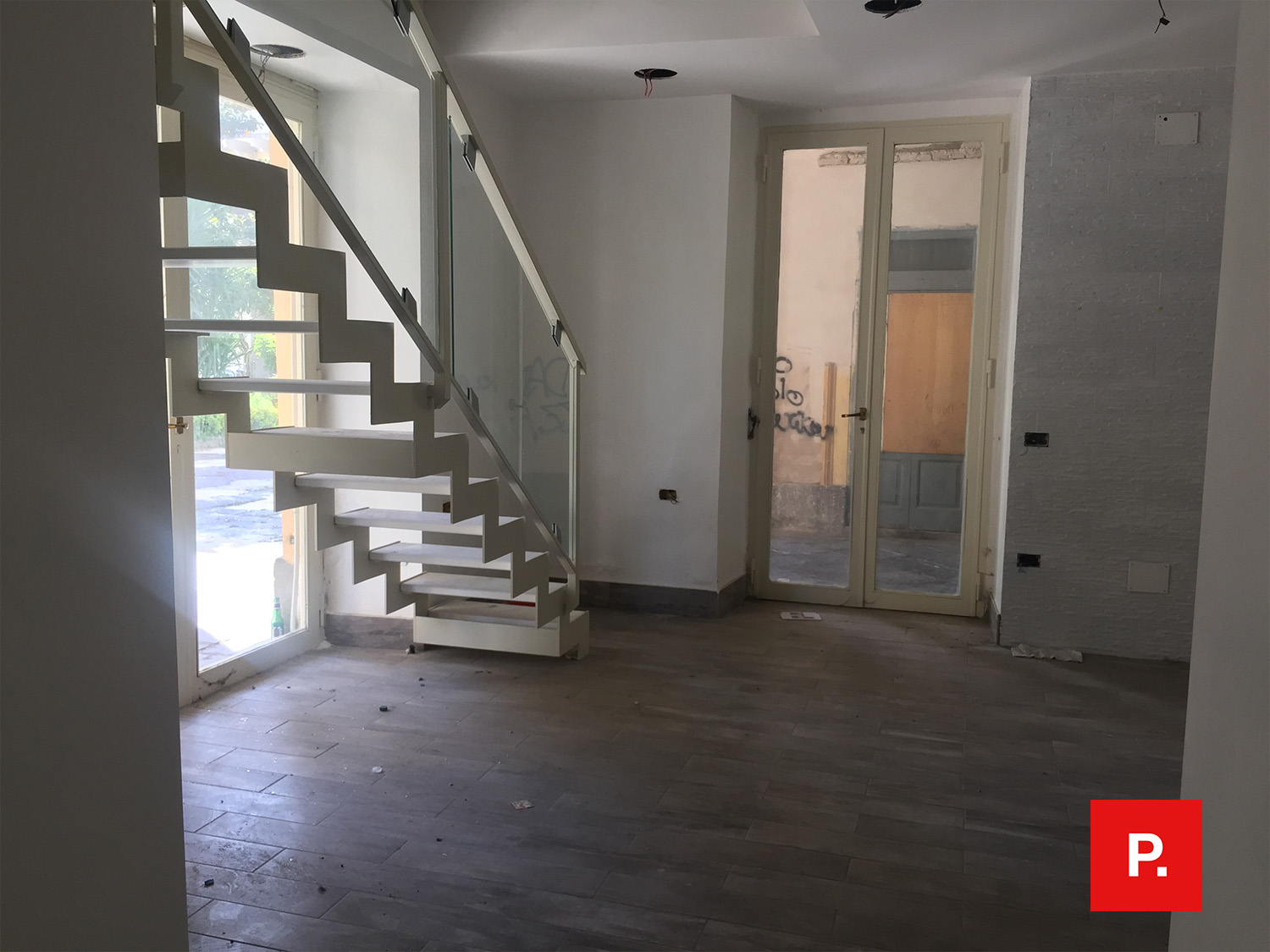 Locale commerciale in affitto a Caserta, Centro