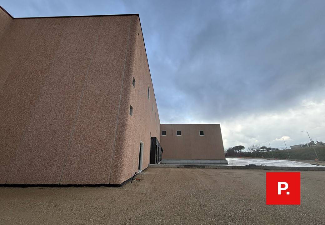 Capannone in affitto a Caserta