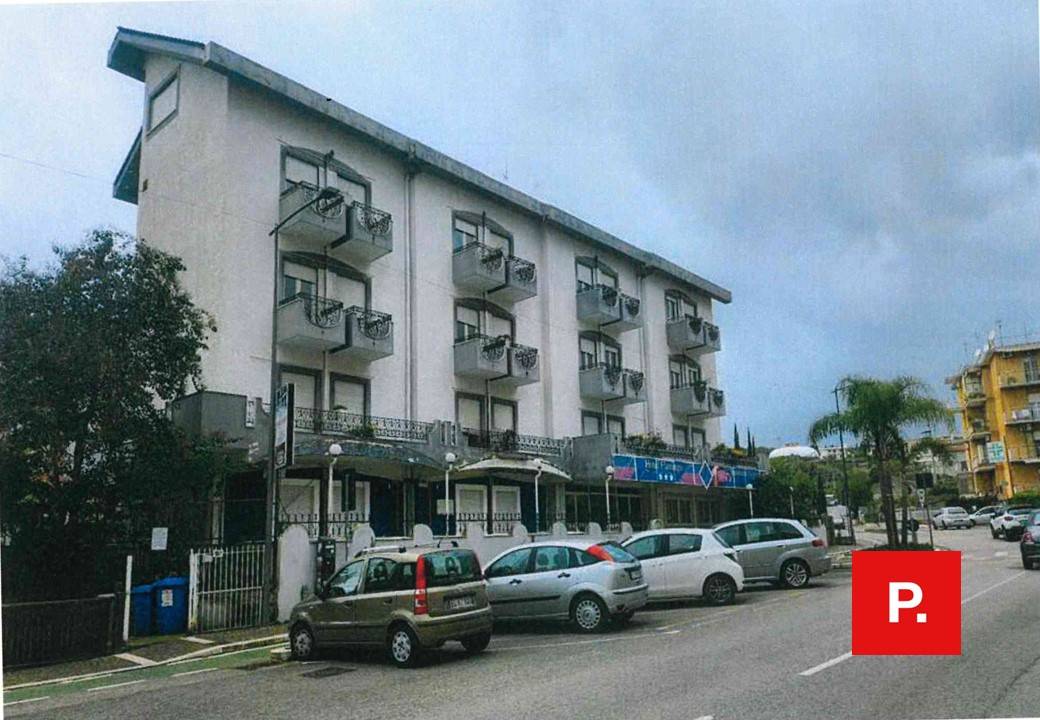 Attivit commerciale in vendita a Gaeta