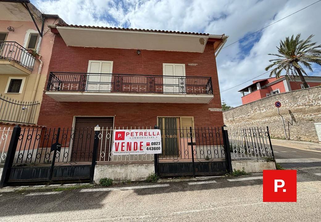 Casa singola in vendita a Caserta