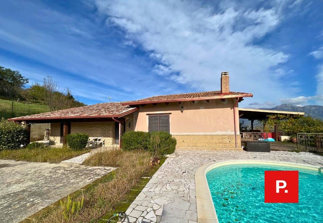 Villa in vendita a Ruviano