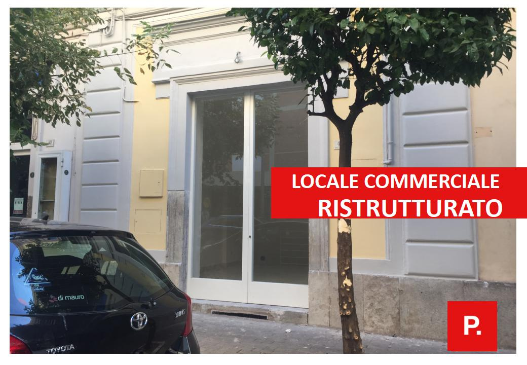 Locale commerciale in vendita a Caserta, Centro