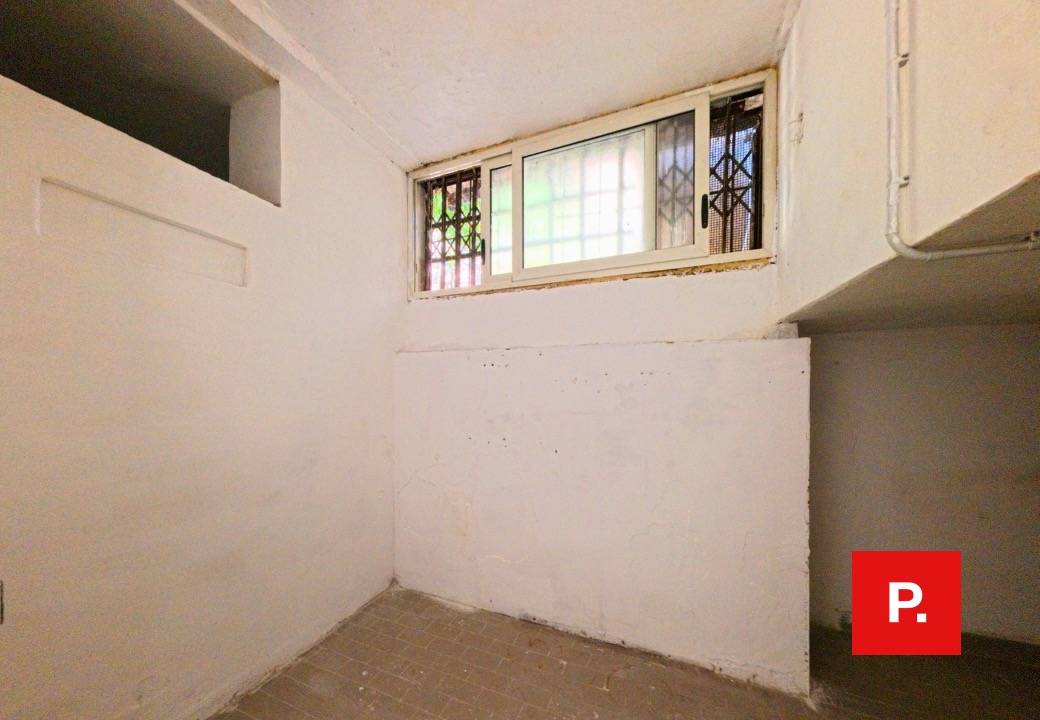 Locale commerciale in affitto a Caserta, Centro