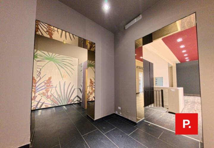 Locale commerciale in affitto a Caserta, Centro