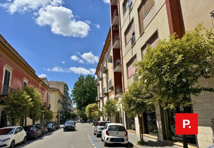 Appartamento in vendita a Caserta, Centro