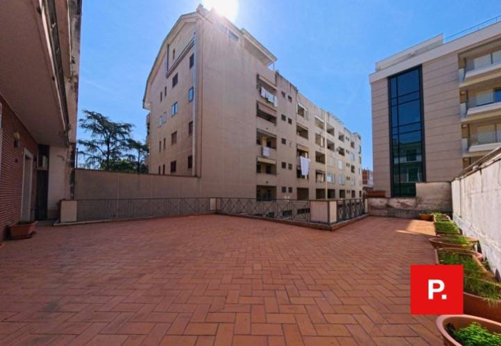 Appartamento in vendita a Caserta, Centro
