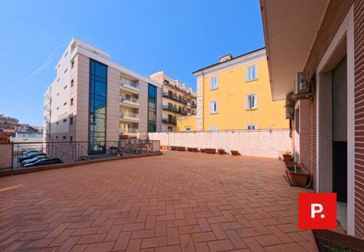 Appartamento in vendita a Caserta, Centro
