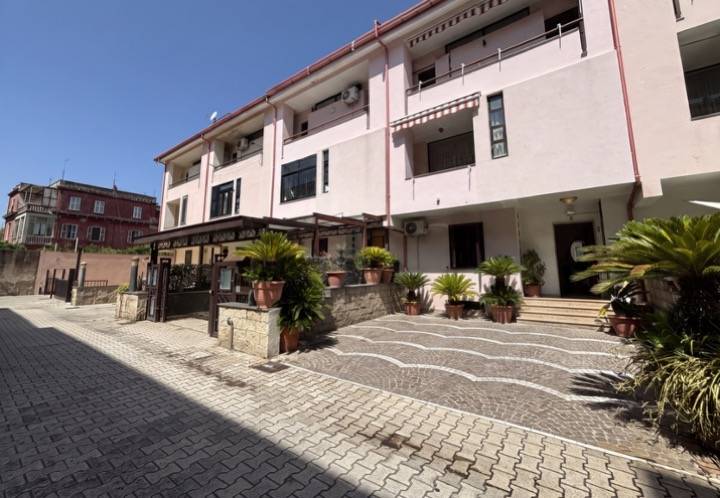 Villette a schiera in vendita a Caserta, Ospedale