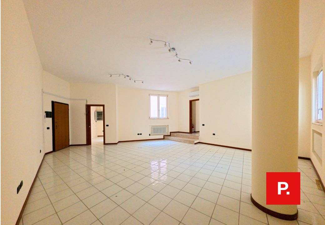 Appartamento in vendita a Caserta, Centro