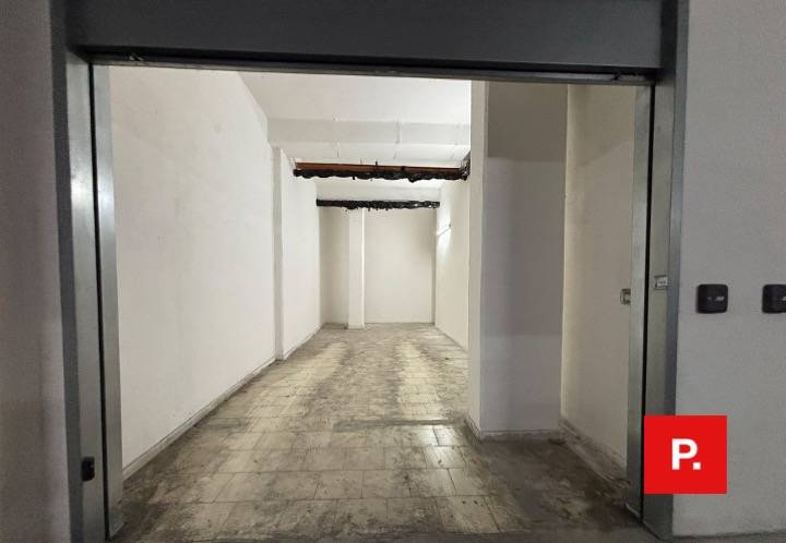 Box o garage in vendita a Caserta, Centro
