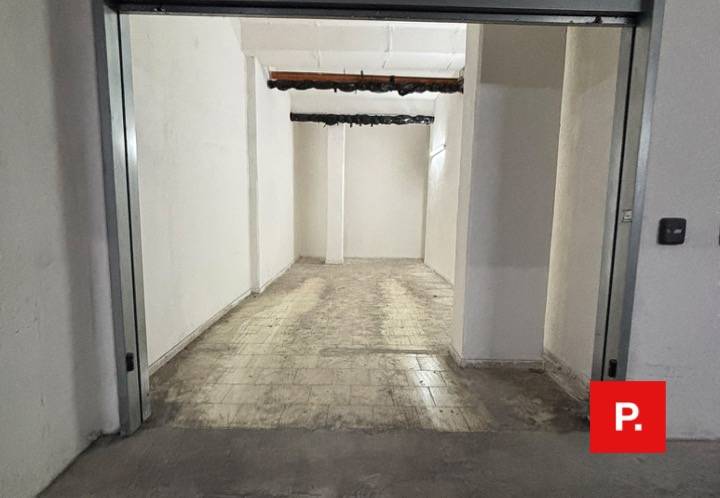 Box o garage in vendita a Caserta, Centro