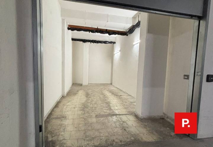 Box o garage in vendita a Caserta, Centro