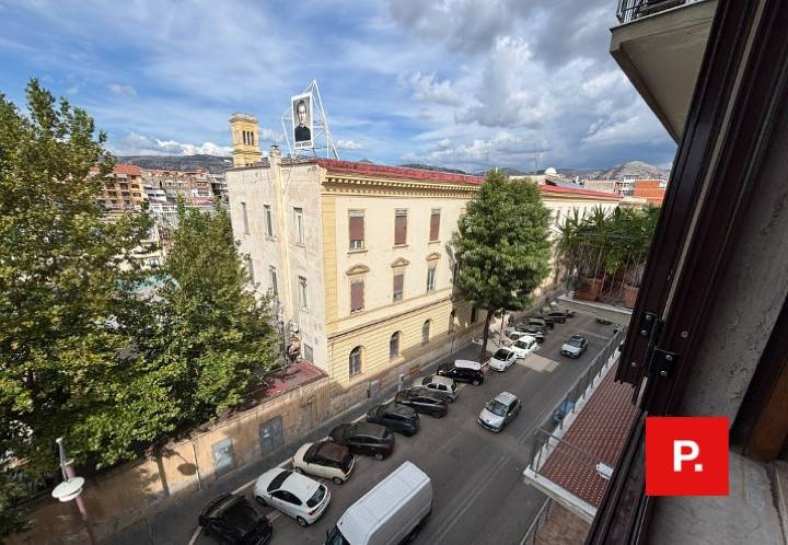 Appartamento in vendita a Caserta, Centro