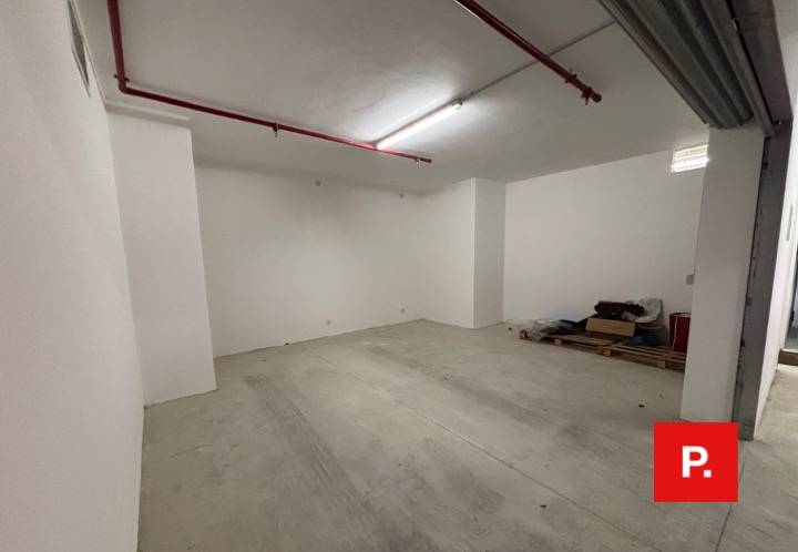 Box o garage in affitto a Caserta, Centro