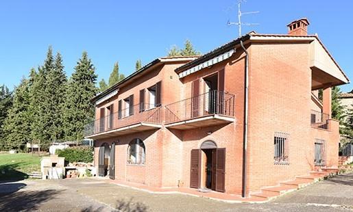 Villa Bifamiliare con giardino a Casole d'Elsa