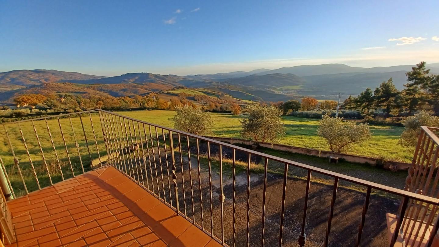 Villa Bifamiliare con giardino a Casole d'Elsa