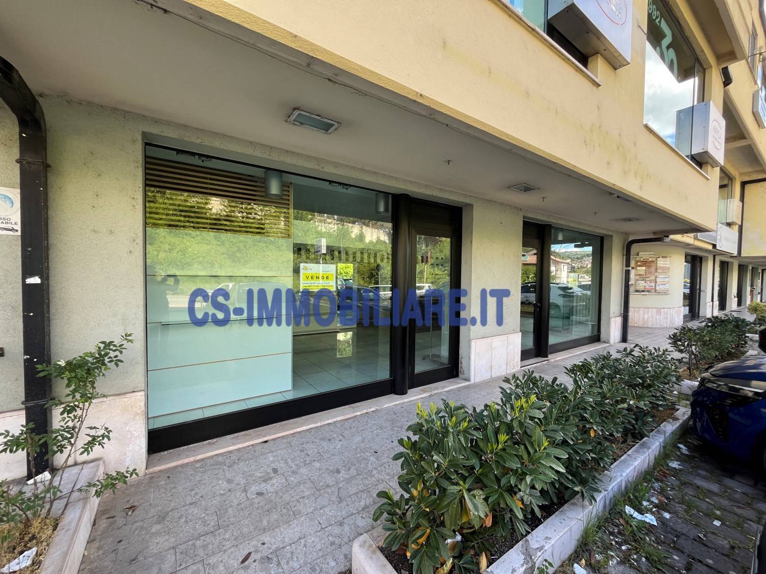 Locale commerciale in affitto a Potenza, Via del Gallitello