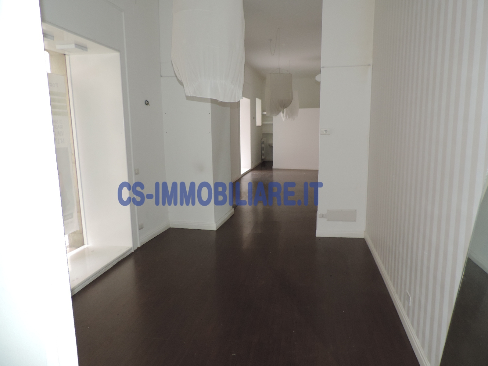 Locale commerciale in affitto a Potenza, Centro