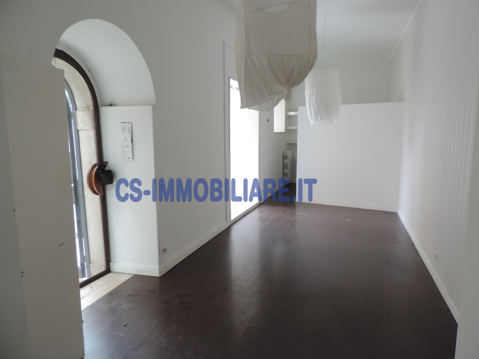 Locale commerciale in affitto a Potenza, Centro