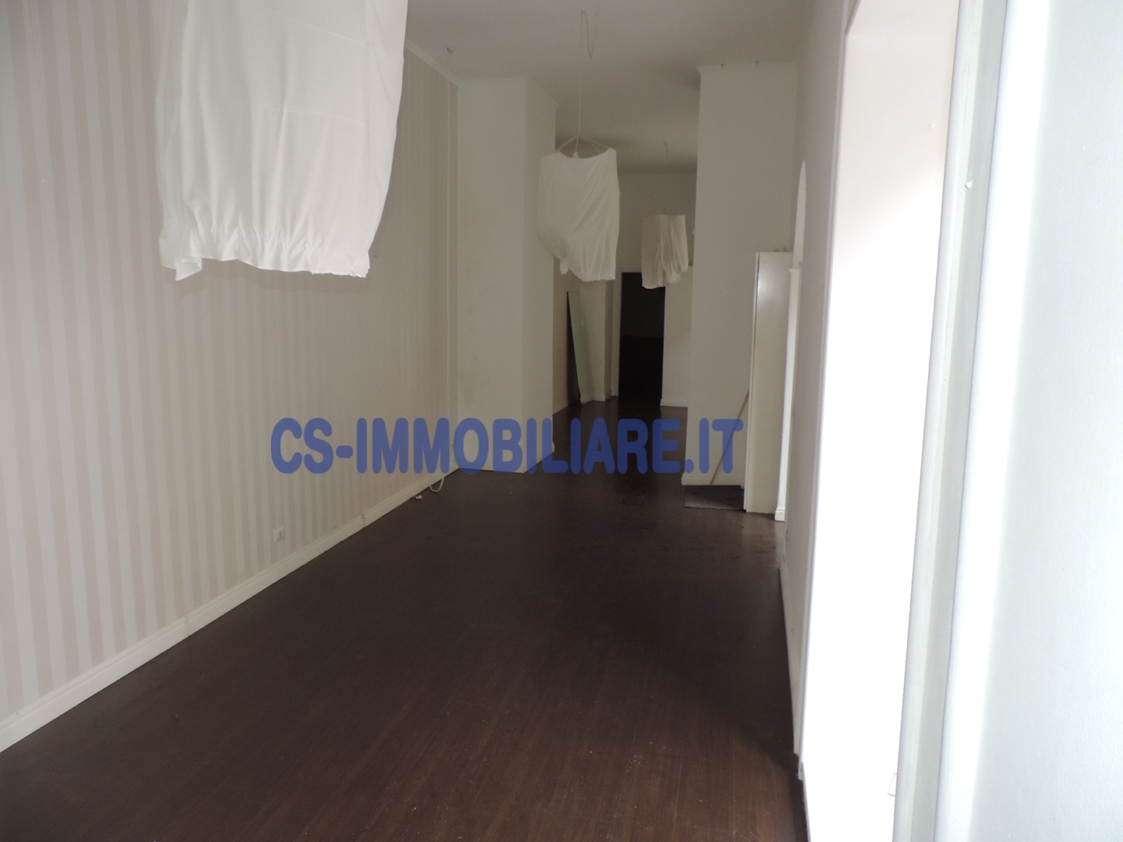 Locale commerciale in affitto a Potenza, Centro