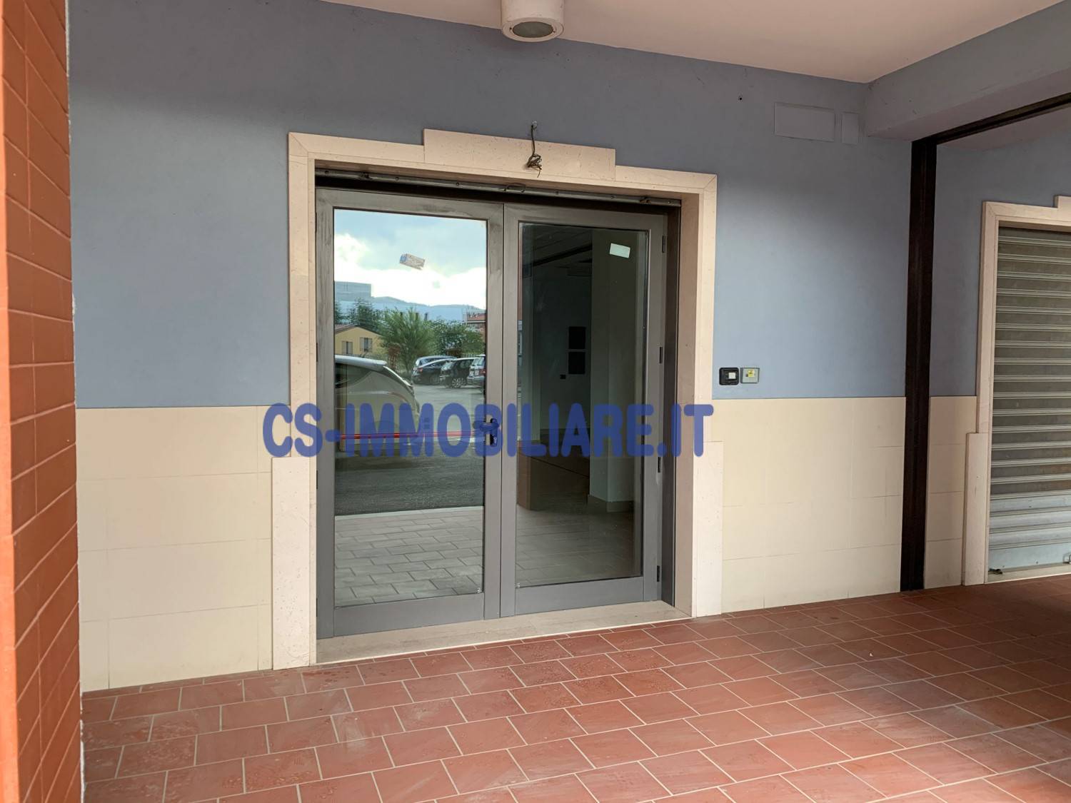 Locale commerciale in affitto a Potenza, Macchia Romana Edilizia Privata