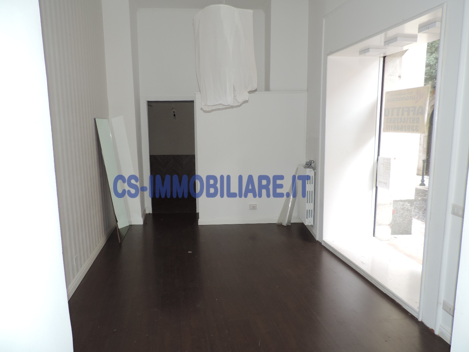 Locale commerciale in affitto a Potenza, Centro