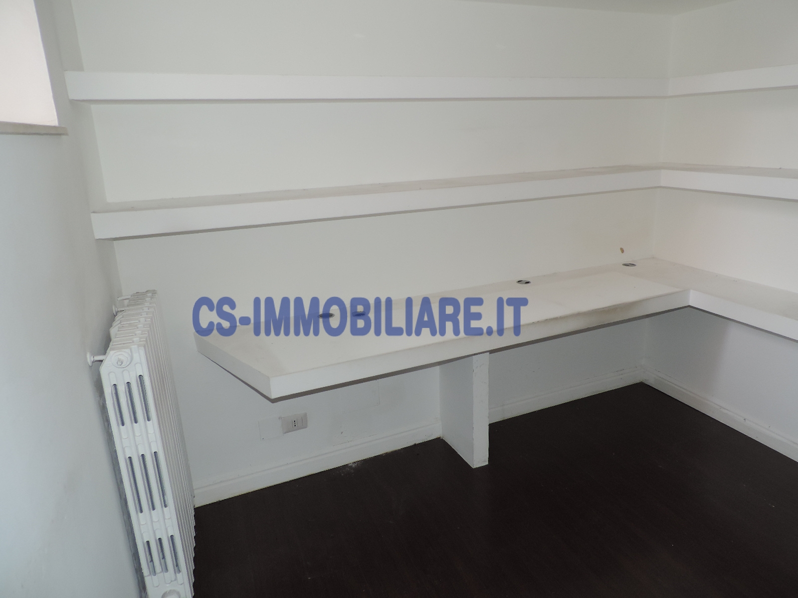 Locale commerciale in affitto a Potenza, Centro