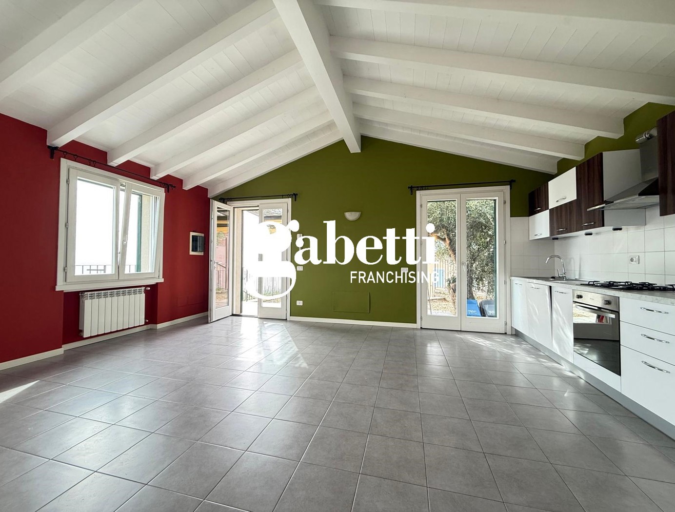 Villa con giardino a Imperia