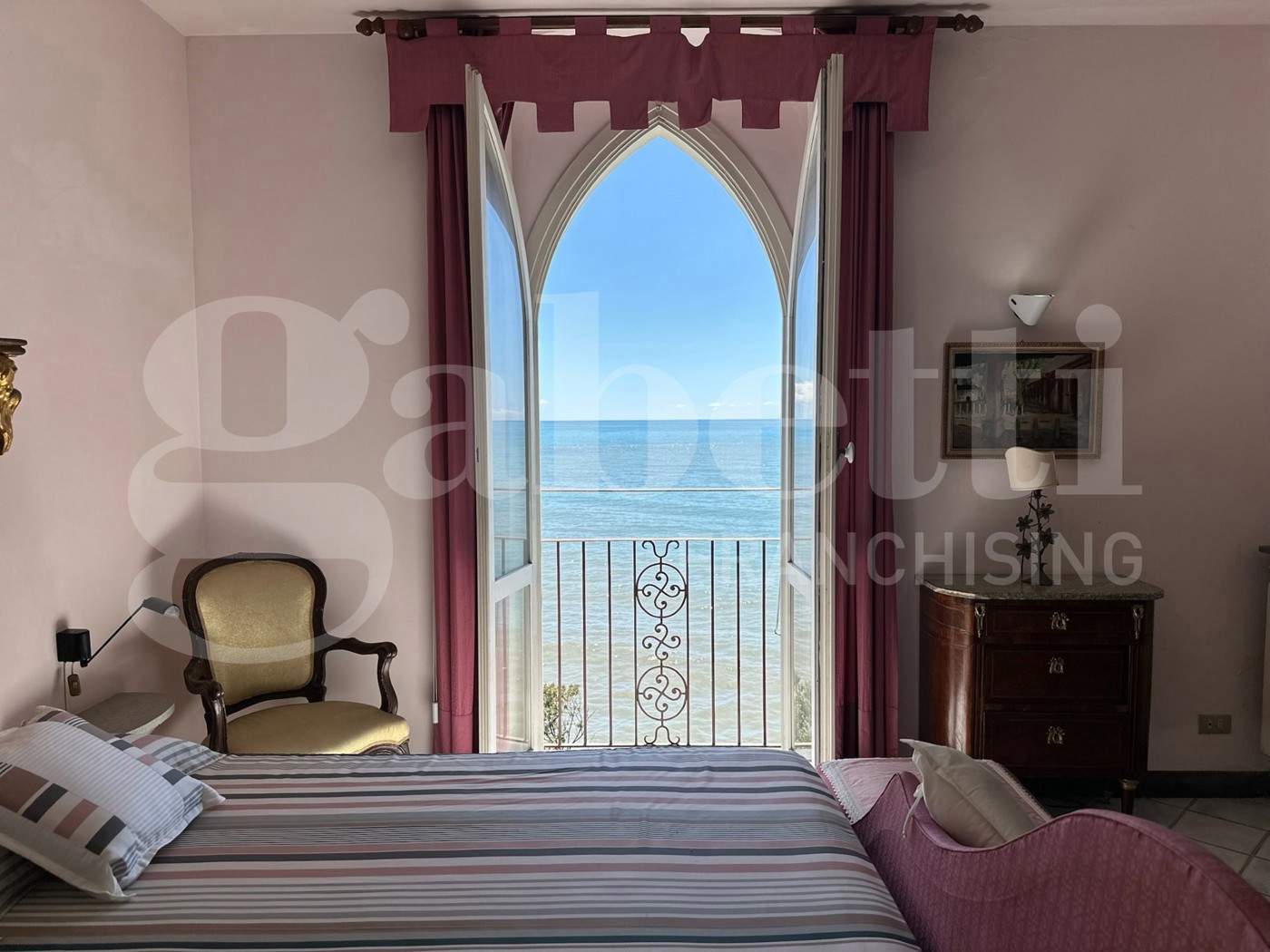 Attico vista mare a Imperia