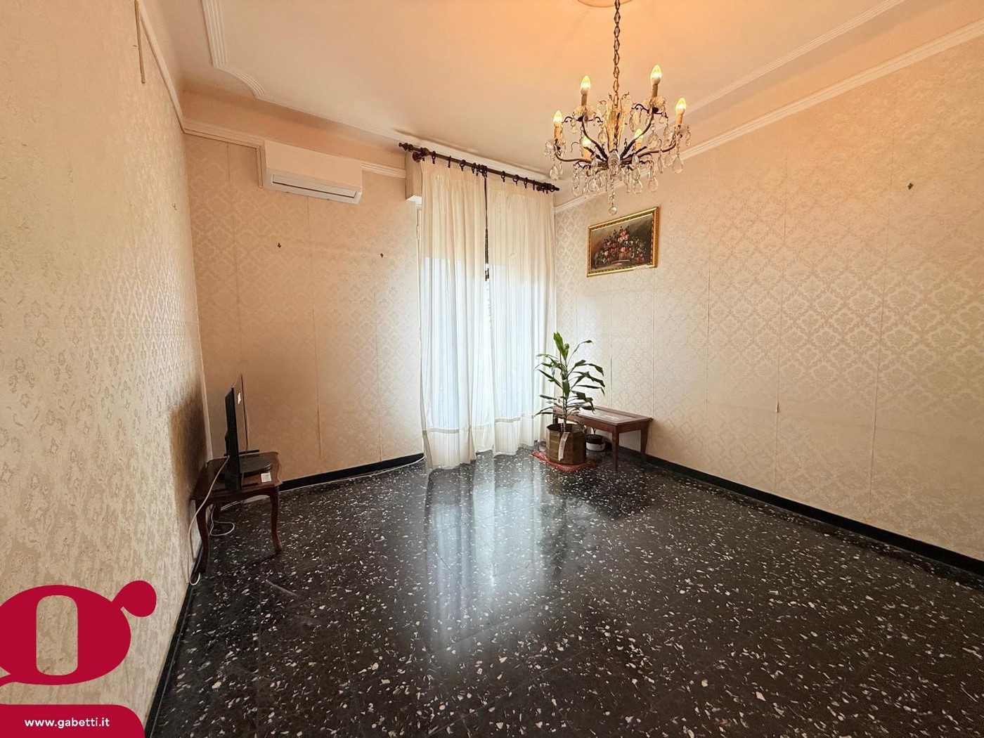 Quadrilocale da ristrutturare a Imperia