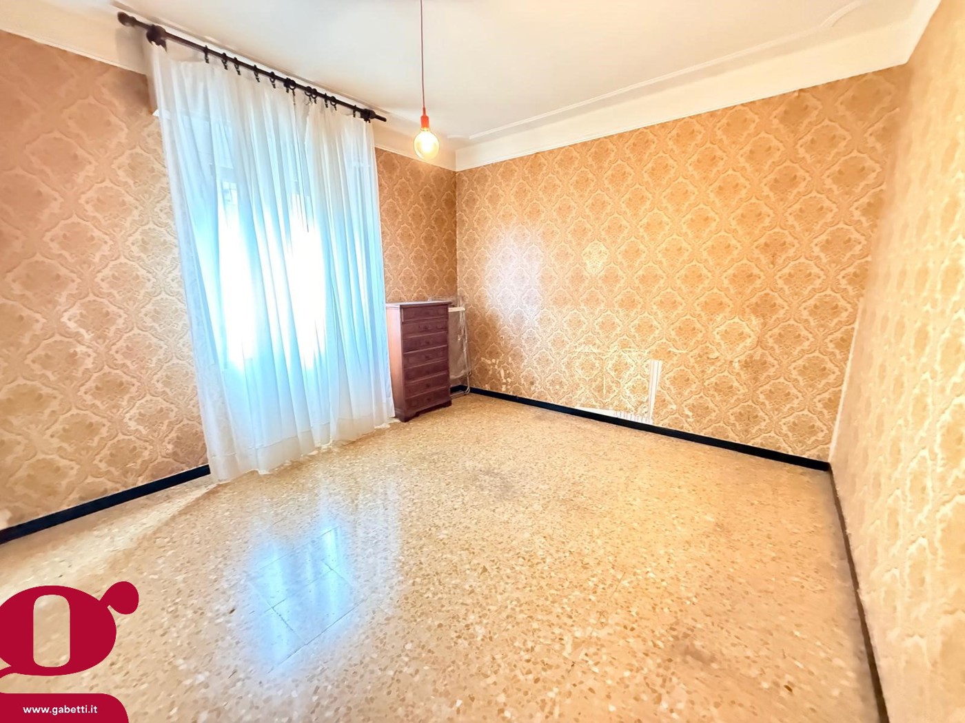 Quadrilocale da ristrutturare a Imperia