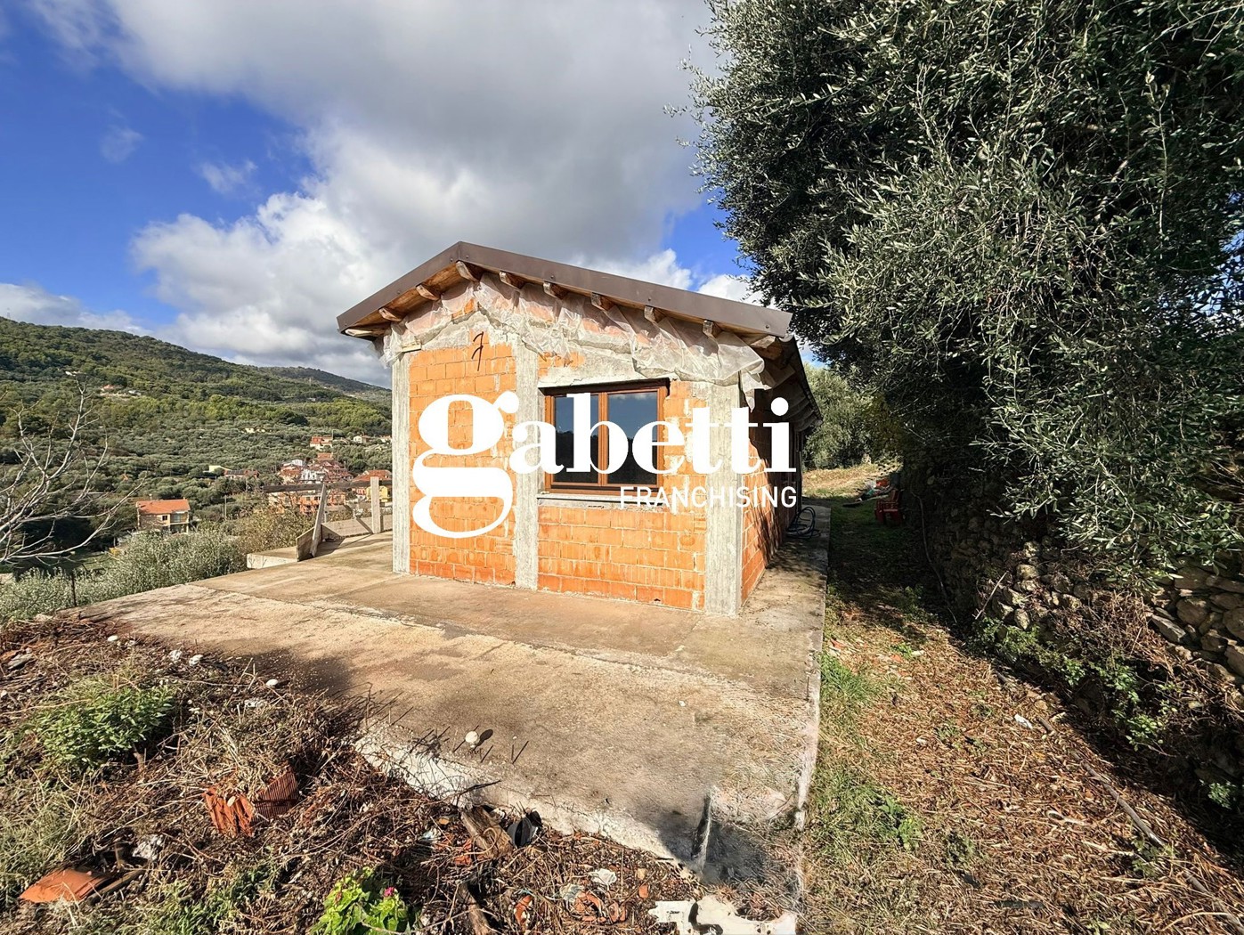 Villa con giardino a San Bartolomeo al Mare