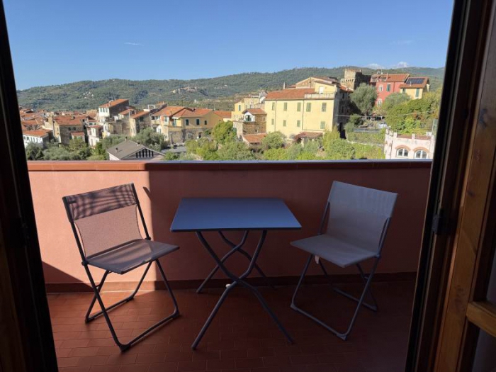 Bilocale con box doppio a Civezza