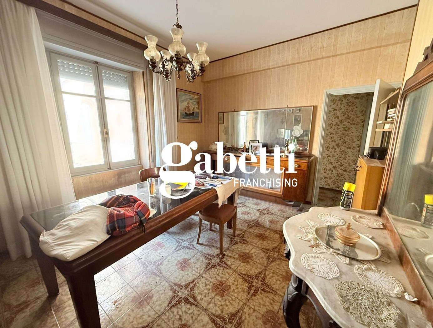 Appartamento con box a Imperia