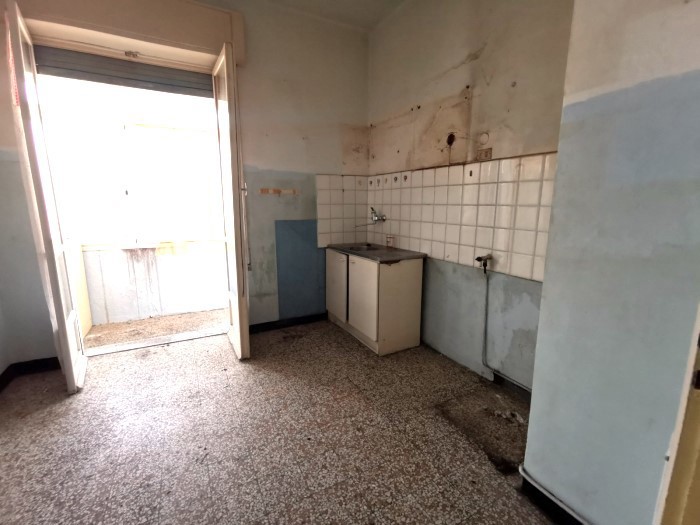 Appartamento da ristrutturare a Imperia