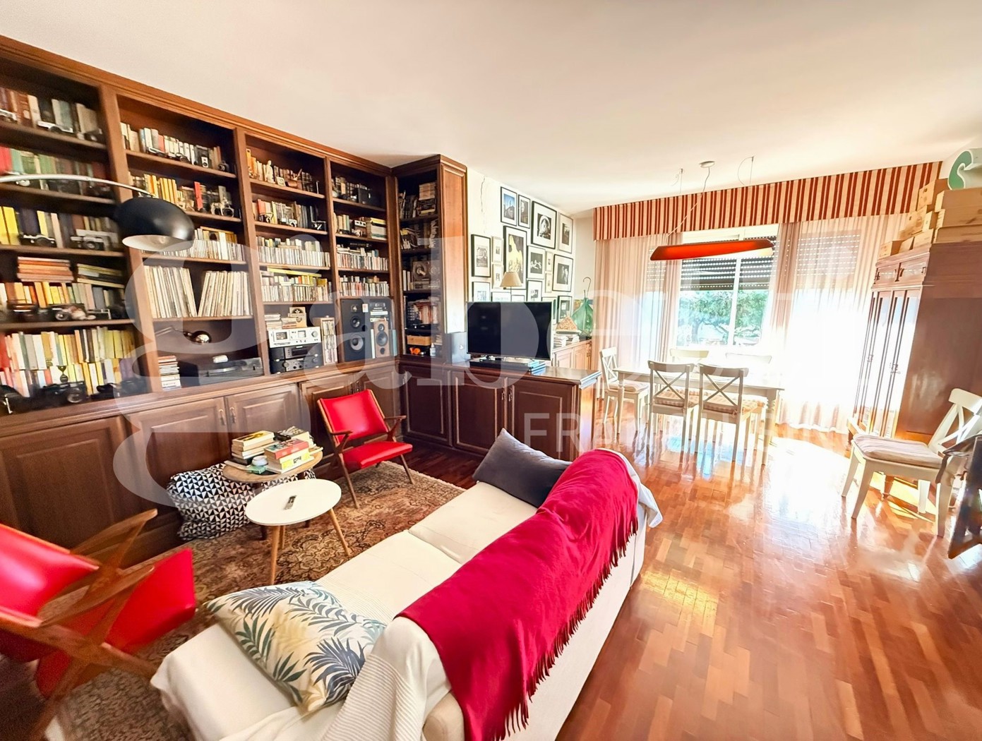 Villa Bifamiliare con giardino a Imperia