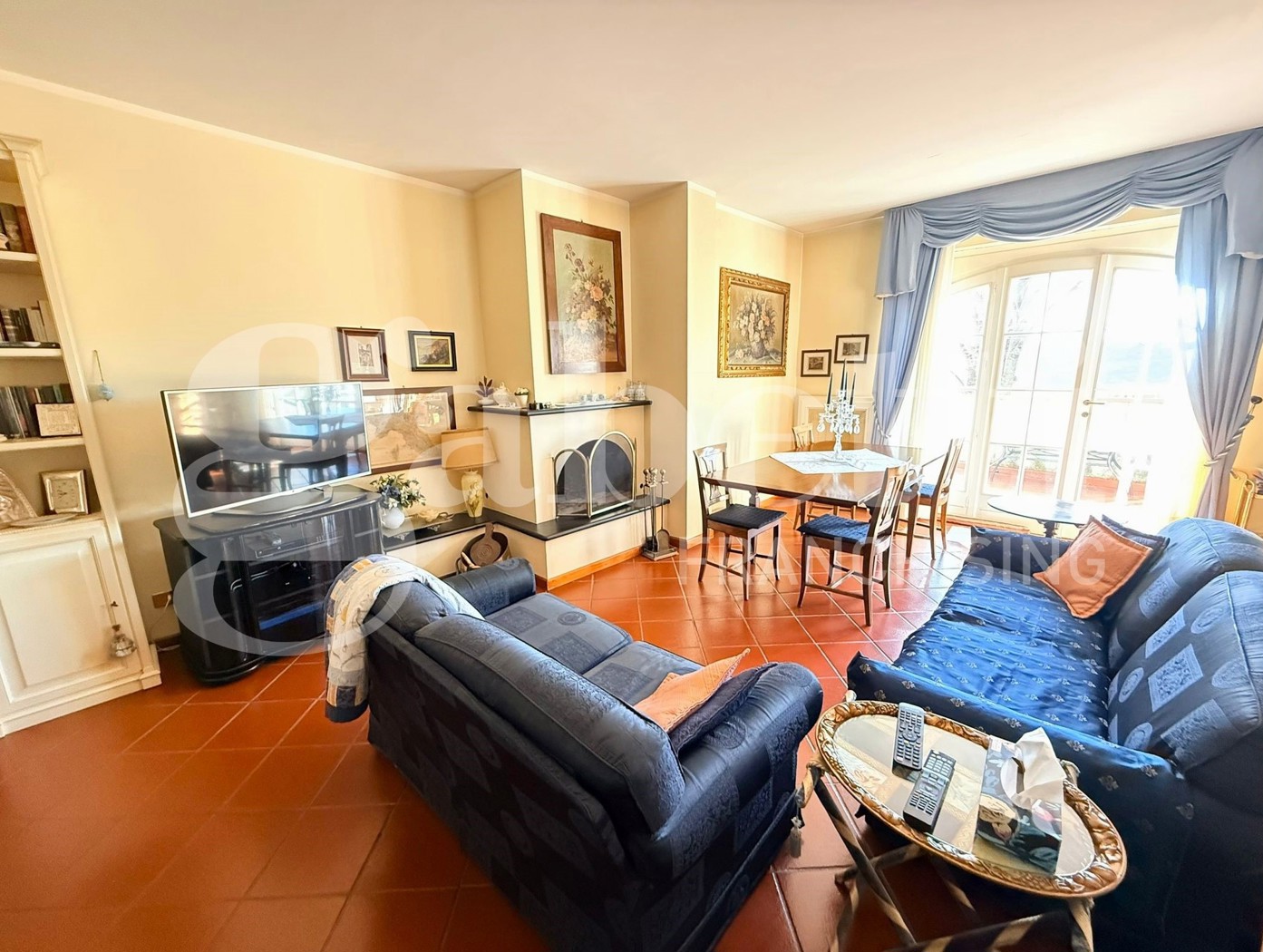 Villa Bifamiliare con giardino a Imperia