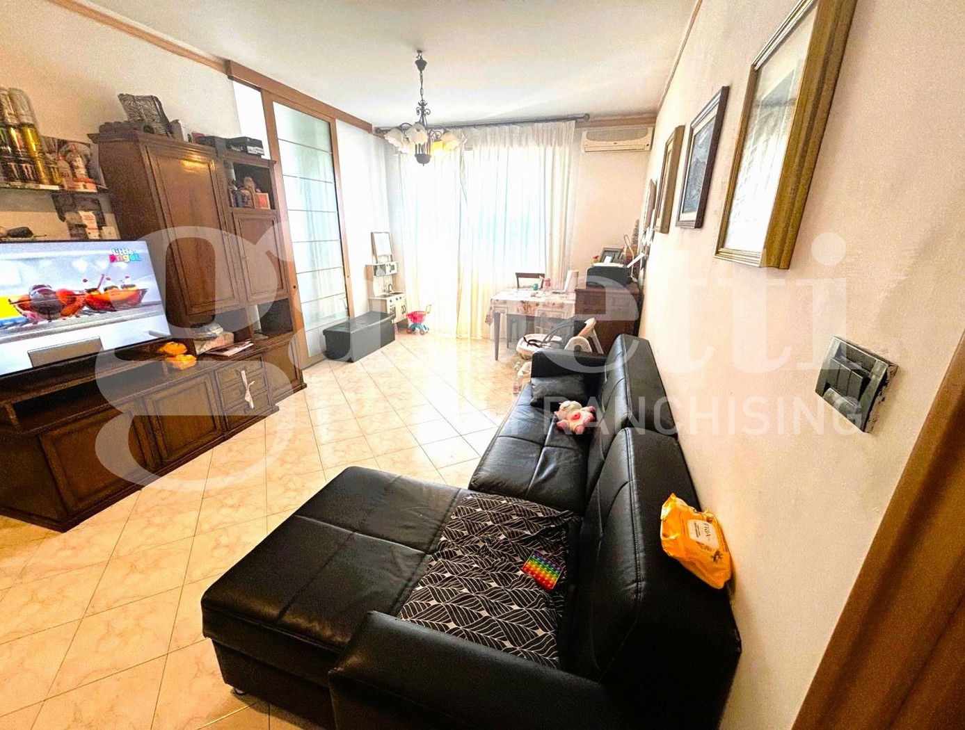 Trilocale con box a Imperia