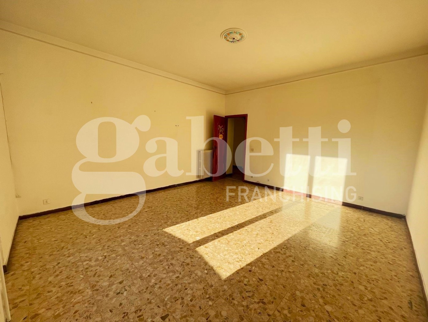 Appartamento da ristrutturare a Imperia